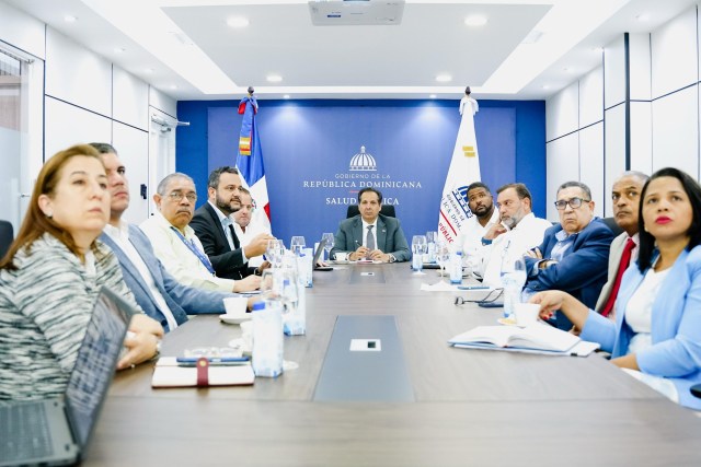 Ministros Paliza y Atallah coordinan acciones para fortalecer sistema sanitario