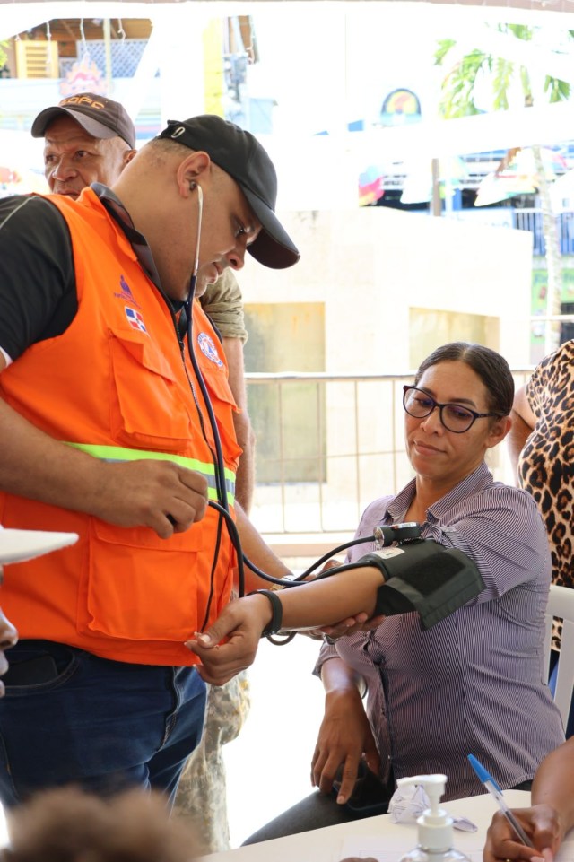 1738335783 683 Defensa Civil realiza operativo medico en las comunidades mas vulnerables