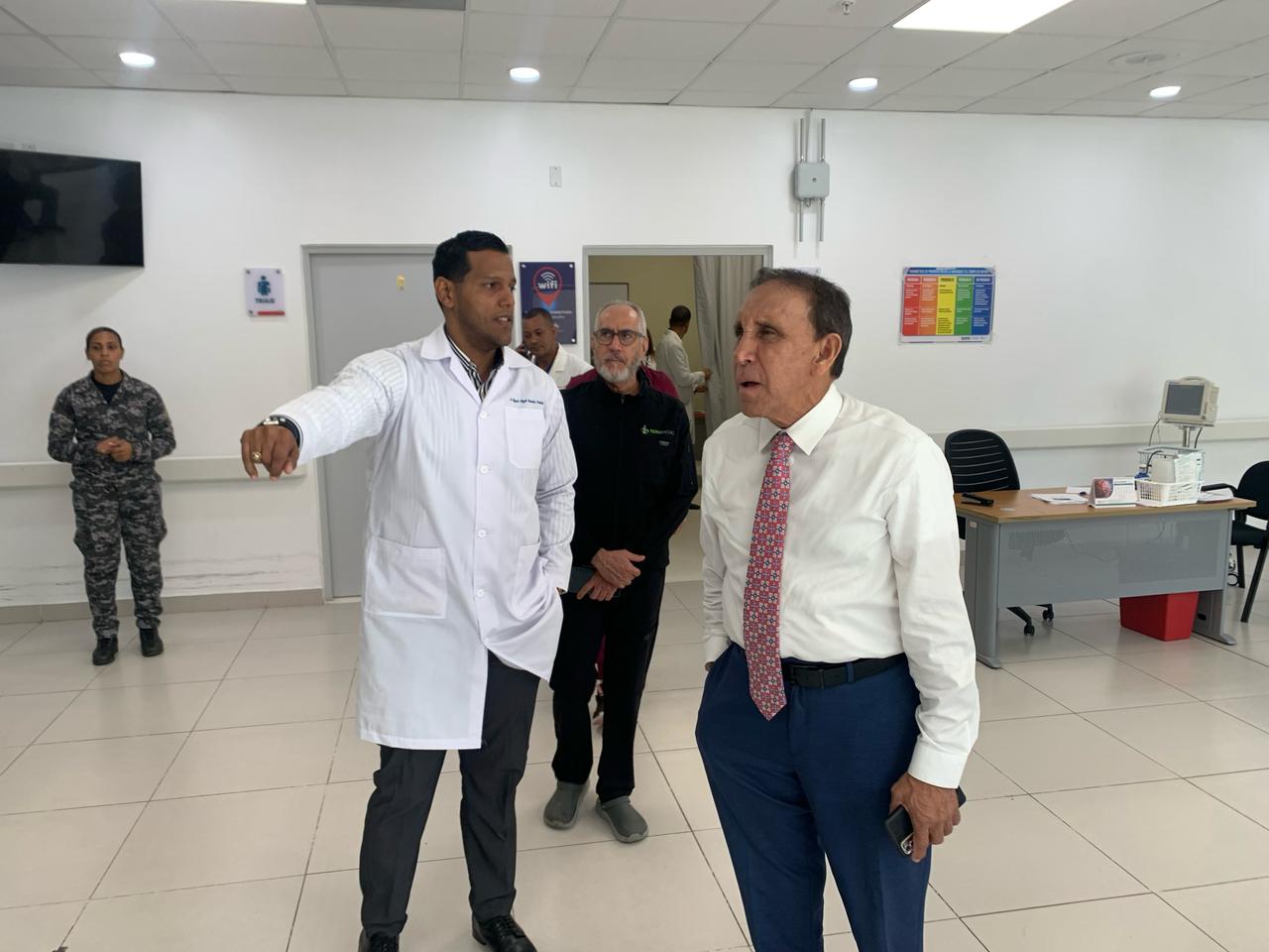 1741636754 577 Cruz Jiminian realiza visita de cortesia al director del Hospital