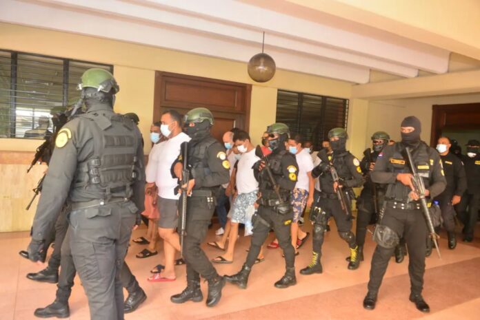 Imputados en caso Falcón acudieron a la audiencia en sandalias y pantalones cortos