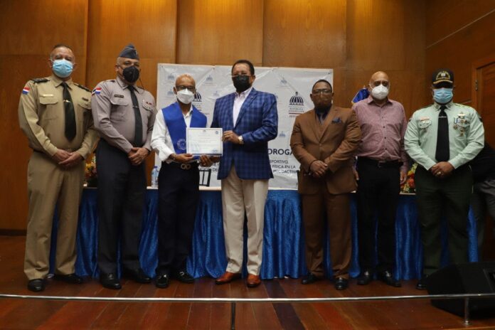 Certifican a profesores de Educación Física como multiplicadores en materia de prevención de drogas