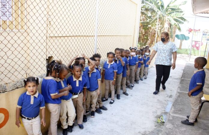 En escuelas no hay espacio para cumplir protocolo contra Covid