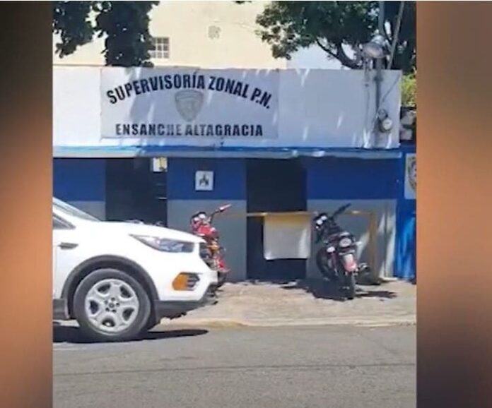 A pocos metros del destacamento, asaltan comerciante en el Ensanche Altagracia