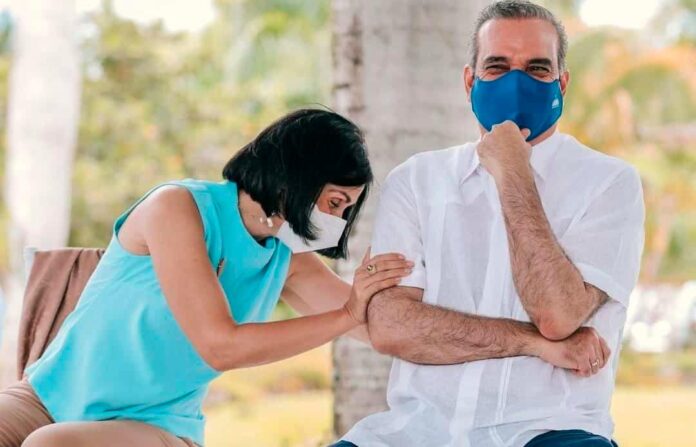 Abinader ya le dio su «regalito» a Raquel Arbaje