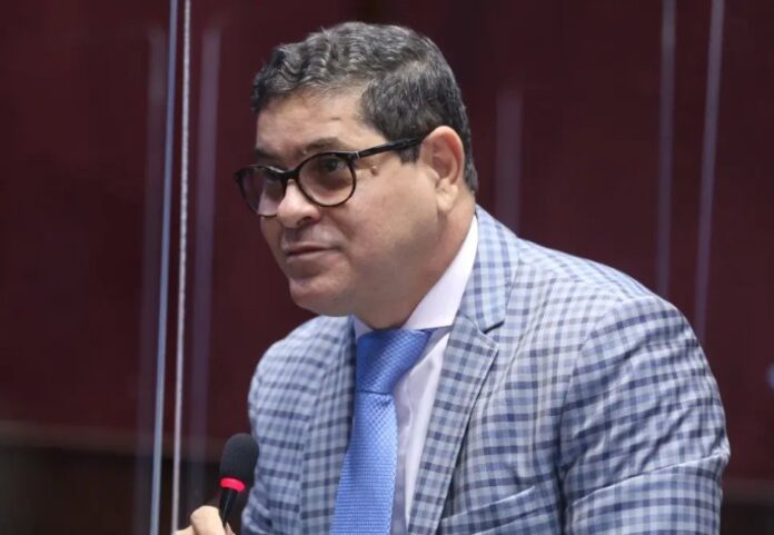 Aquilino Serrata responsabiliza a las AFP de «campaña sucia contra los diputados”