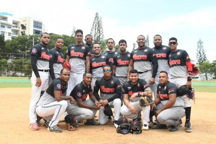 Centuriones lideran tabla de posiciones en softbol oficiales académicos