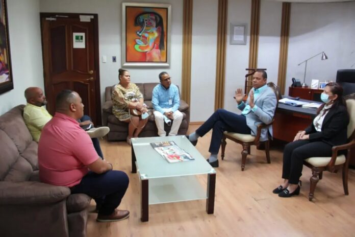 Comerciantes de Moca dicen entregarán medicamentos falsificados a Pro Consumidor