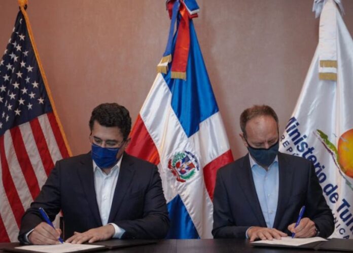 David Collado promueve en Miami las bondades del turismo dominicano