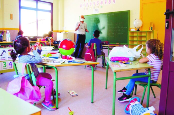 Dos colegios y un centro no identificado reportan casos de Dos colegios y un centro no identificado reportan casos de COVID-19