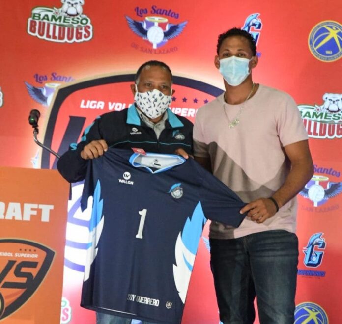 Héctor Cruz, seleccionado en voleibol masculino por Guerreros Santo Domingo