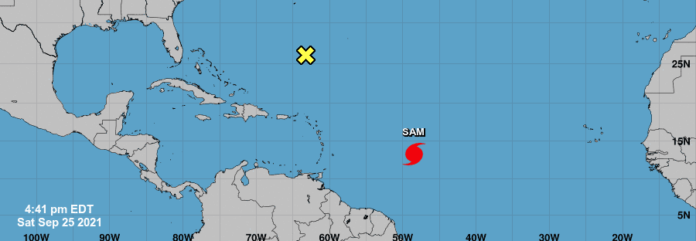 Huracán Sam se intensifica con vientos en categoría 4; no amenaza por ahora a tierra