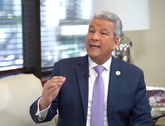 La advertencia de abogado tras querella contra el ministro Lisandro Macarrulla