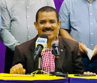 PLD pide que repongan a 800 profesionales de la agropecuaria