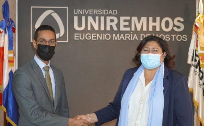 Uniremhos firma convenio de cooperación junto al Codopenf