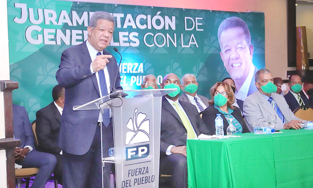 1633925727 813 Leonel juramenta a 118 generales retirados