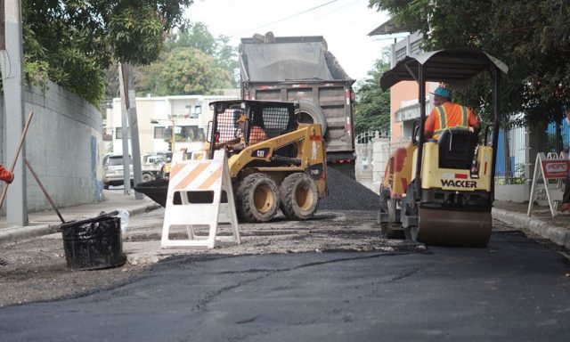 1634980600 676 OP interviene via deteriorada en sector de Rafey