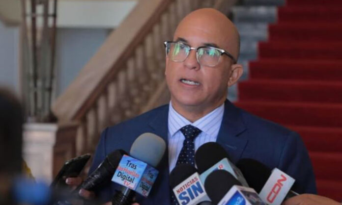 Luis Abinader suspende viaje a cumbre del clima El Caribe