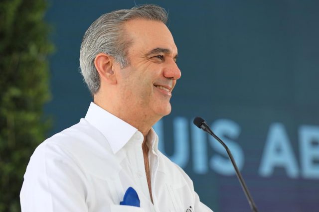 Abinader destaca ahorro en mas de la mitad presupuestado para