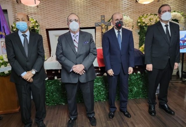 Alta dirigencia del PLD hace guardia de honor a Reinaldo Pared Pérez Alta dirigencia del PLD hace guardia de honor a Reinaldo Pared Pérez
