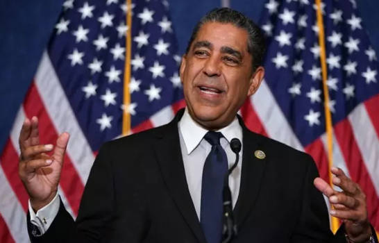 Apoyan congresista Espaillat en demanda rebaja costos servicios consulares Apoyan congresista Espaillat en demanda rebaja costos servicios consulares