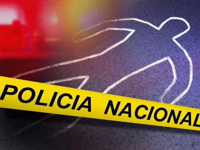Caen abatidos a tiros dos supuestos delincuentes y un oficial herido Caen abatidos a tiros dos supuestos delincuentes y un oficial