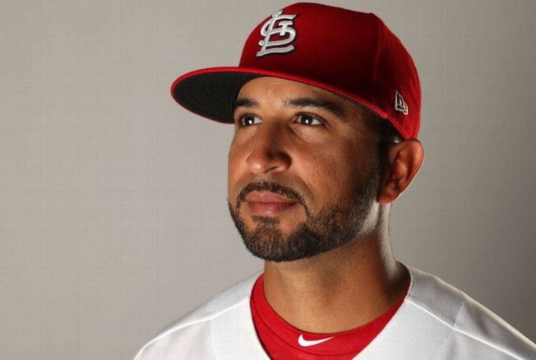 Cardenales presentan al dominicano Oliver Marmol como su nuevo manejador
