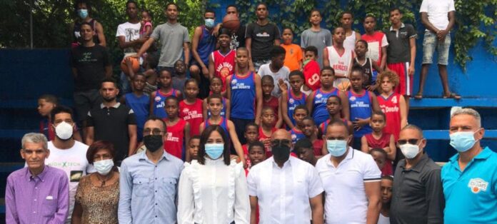 Club Rosa Duarte anuncia Gobierno construirá techado