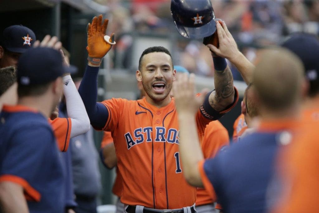 Correa y Alvarez amplian la ventaja de Astros