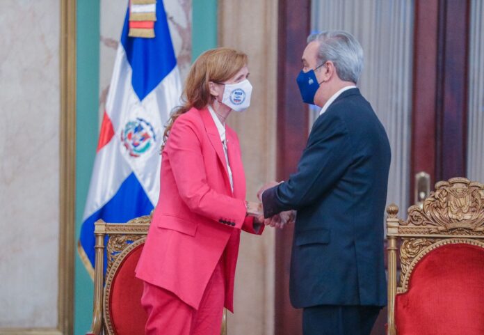 EEUU valora determinación Abinader por reforma policial, transparencia y lucha contra corrupción