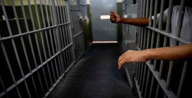 Fugados 575 prisioneros tras atacar hombres armados una cárcel en Nigeria Fugados 575 prisioneros tras atacar hombres armados una cárcel en Nigeria