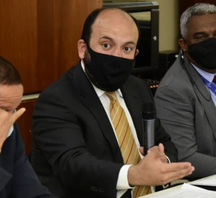 Gasolina premium tiene RD$135.33 de impuestos; RD$71.85 son de ley