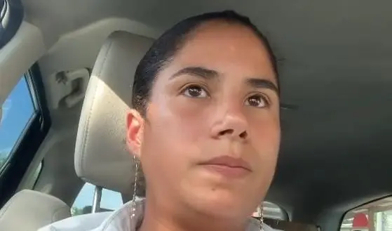 Joven denuncia hombre apuñaló neumáticos de su vehículo por roce Joven denuncia hombre apuñaló neumáticos de su vehículo por roce