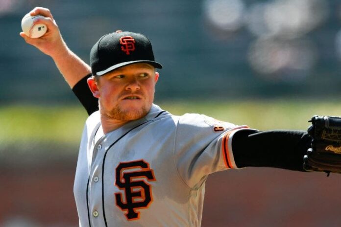 Joya de Webb lleva a los Gigantes a la victoria del Juego 1