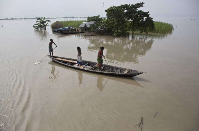 Las intensas lluvias dejan más de 130 muertos en la India y Nepal Las intensas lluvias dejan mas de 130 muertos en la