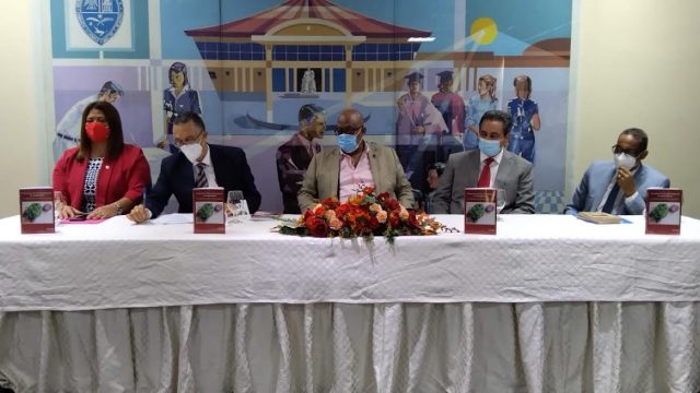 0-61716c0f2dbd1 Presentan libro Estructura de los Laberintos de la Complejida