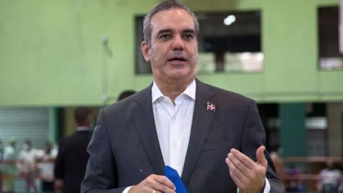 Presidente Abinader llevará proyecto de Reforma Fiscal a líderes políticos