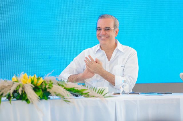Presidente visitará María Trinidad Sánchez y Santo Domingo Presidente visitará María Trinidad Sánchez y Santo Domingo