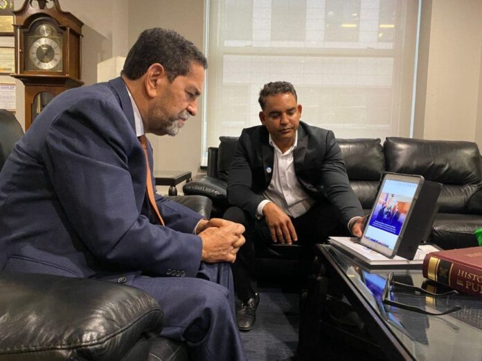 Promete servir de canal para fortificar béisbol infantil