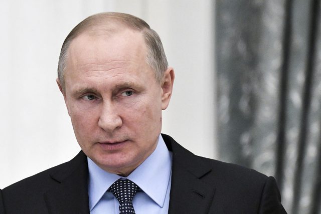 Putin da una semana de vacaciones a los rusos para frenar la pandemia Putin da una semana de vacaciones a los rusos para