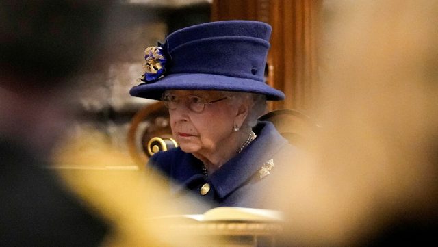 Recomiendan a la reina Isabel II dejar de beber alcohol por el bienestar de su salud Recomiendan a la reina Isabel II dejar de beber alcohol por el bienestar de su salud