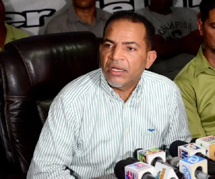 Sindicalista afirma teleférico de Santiago hará desaparecer el 70% del transporte público