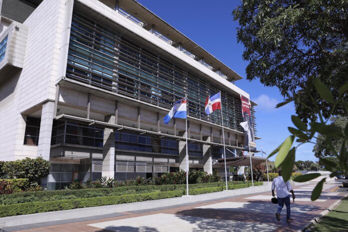 Solicitarán un año de prisión preventiva para hombre que mató a un médico en Santiago