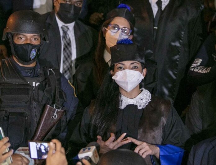 Yeni Berenice hace advertencia a prófugos de red