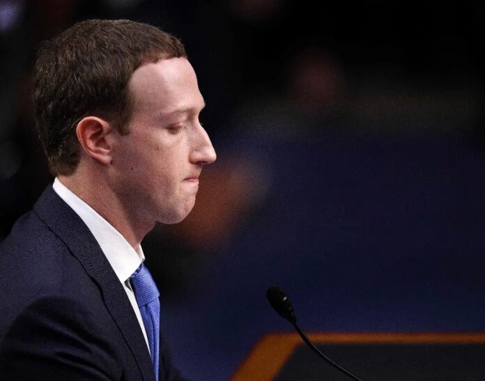 Zuckerberg pierde 5.900 millones de dólares tras la caída de Facebook