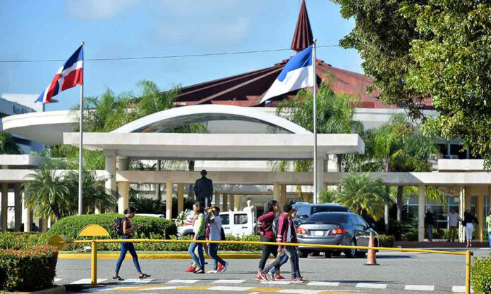 Profesores y empleados de la UASD paralizan sus labores Avatar