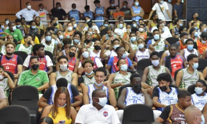 Samuel Pereyra Rojas exhorta a los atletas a observar buena disciplina