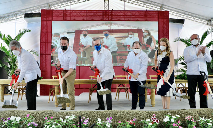 César Iglesias inicia edificación de un centro de distribución