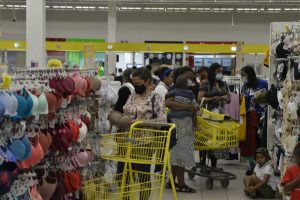1637977663 369 El dinamico Viernes Negro compras navidenas iniciaron