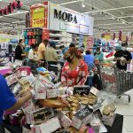 1637991423 920 Con dinamico Viernes Negro iniciaron las compras navidenas