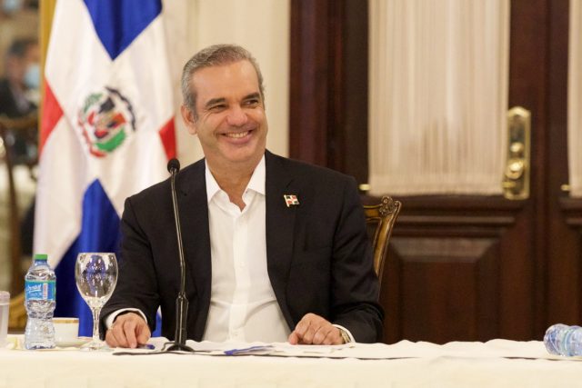 Abinader se reunirá en diciembre con presidentes de Costa Rica y Panamá Abinader se reunirá en diciembre con presidentes de Costa Rica y Panamá